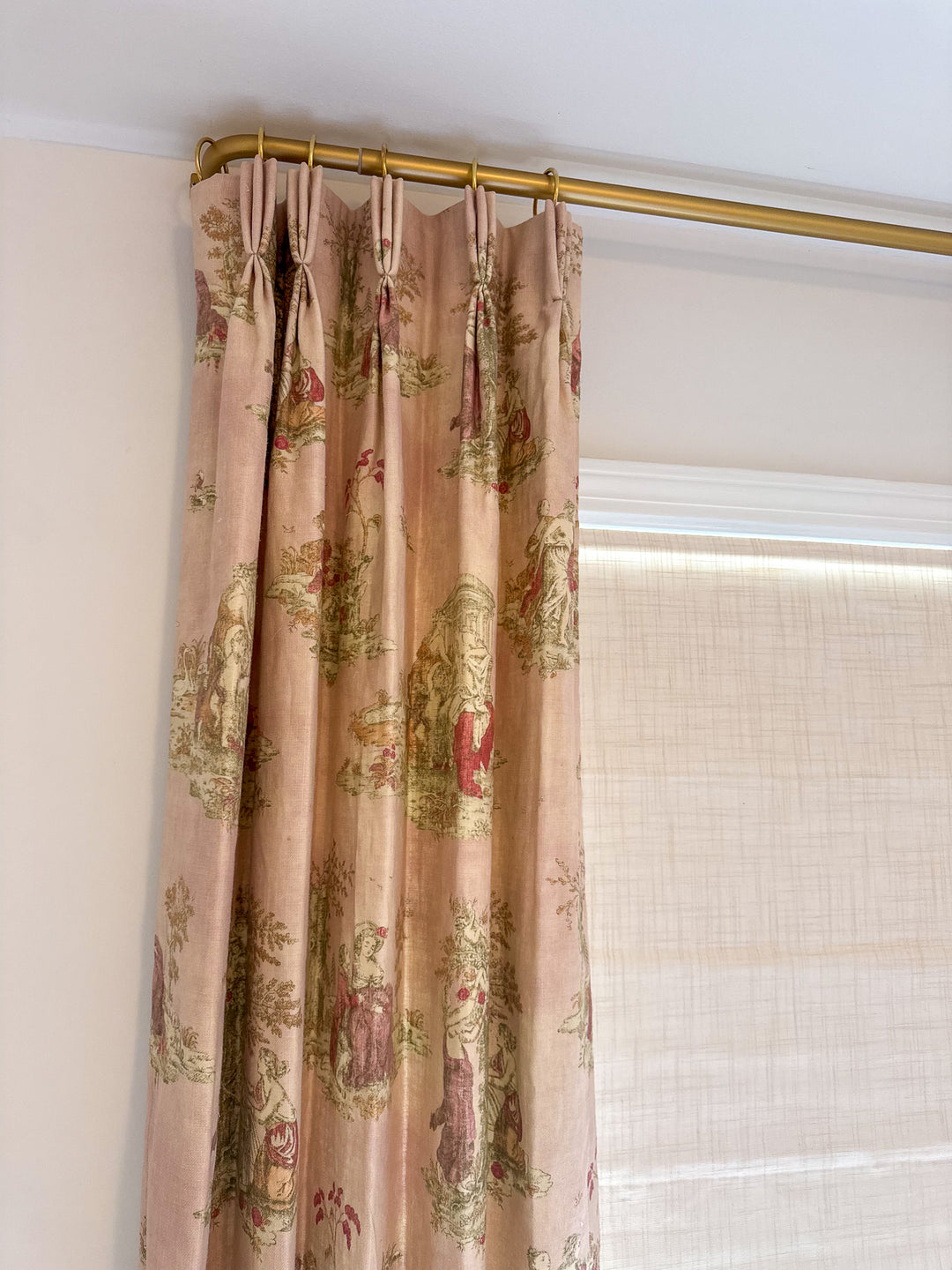 Venus & Cherub Chatenay Pink | Acquitaine Linen